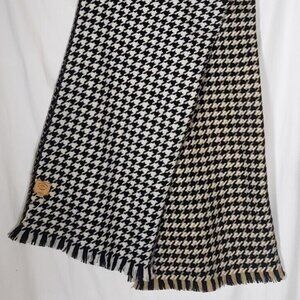 Standard Form NYC 10% Cashmere 90% Wool Fringed Scarf - 36" x 80"